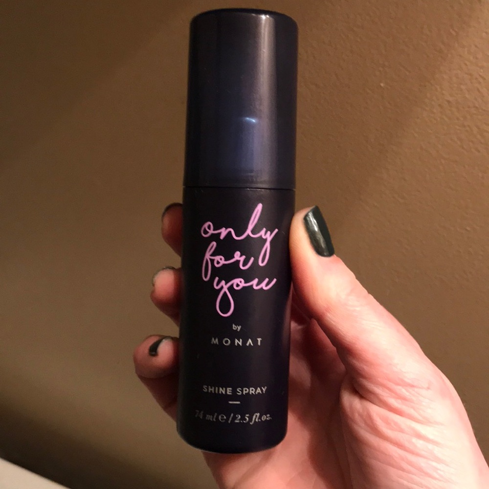 Monat Shine Spray